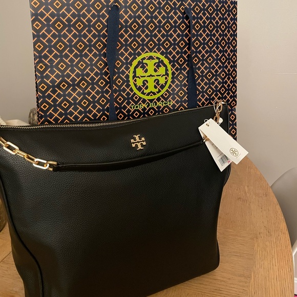 Tory Burch Handbags - Tory Burch Carter Slouchy Hobo Bag